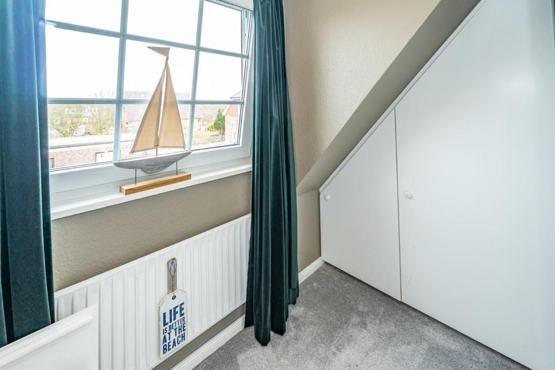 Maritim Und Individuell In Wenningstedt Mit Balkonアパートメント エクステリア 写真